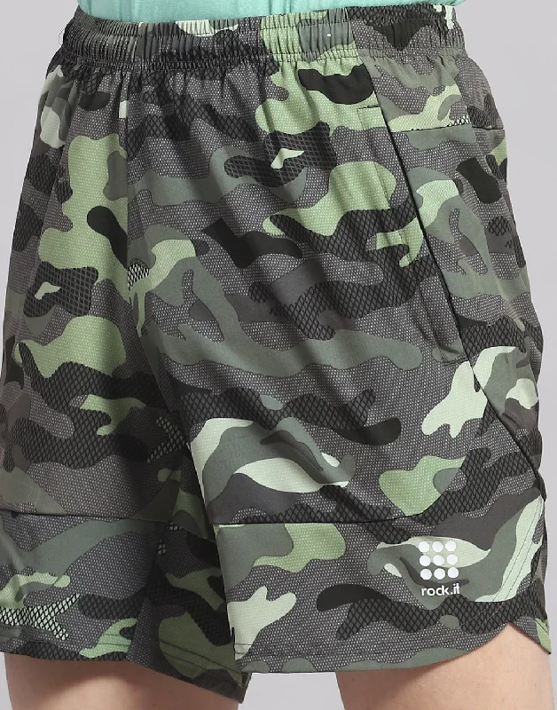 Polished Sleek Men Green Printed Short